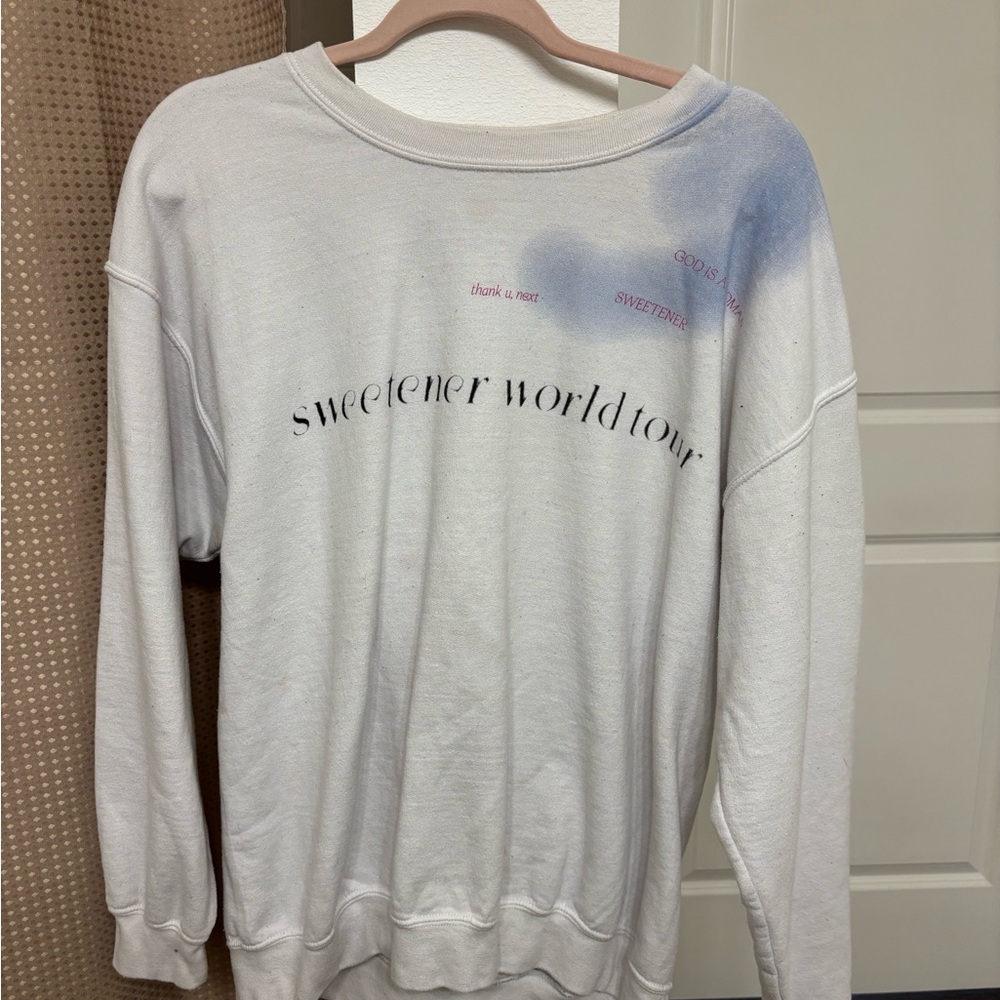 Ariana Grande White and Blue Crew Neck Sweater